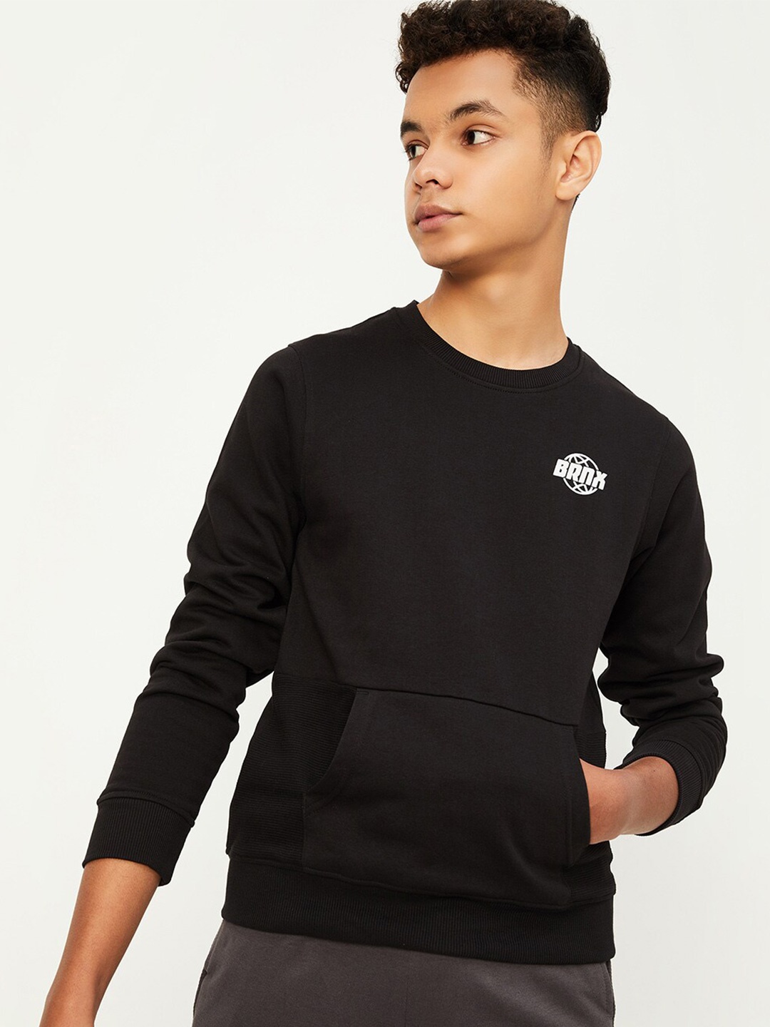 

max Boys Round Neck Sweatshirt, Black