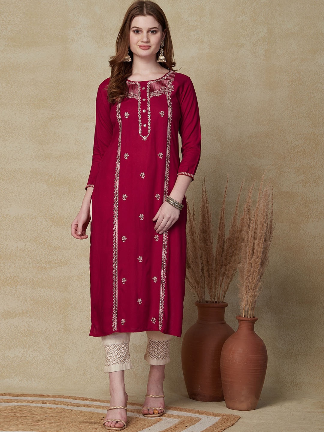 

FASHOR Floral Embroidered Sequinned Kurta, Red