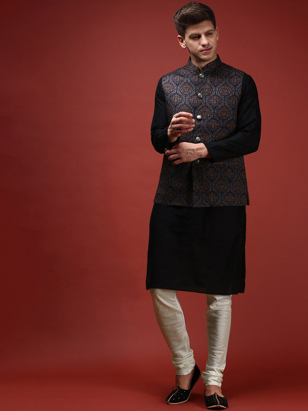 

KISAH Mandarin Collar Regular Kurta With Churidar & Nehru jacket, Black