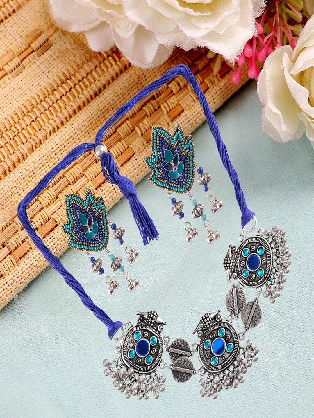 

UNIVERSITY TRENDZ Silver-Plated Blue Kundan-Studded & Beaded Jewellery Set