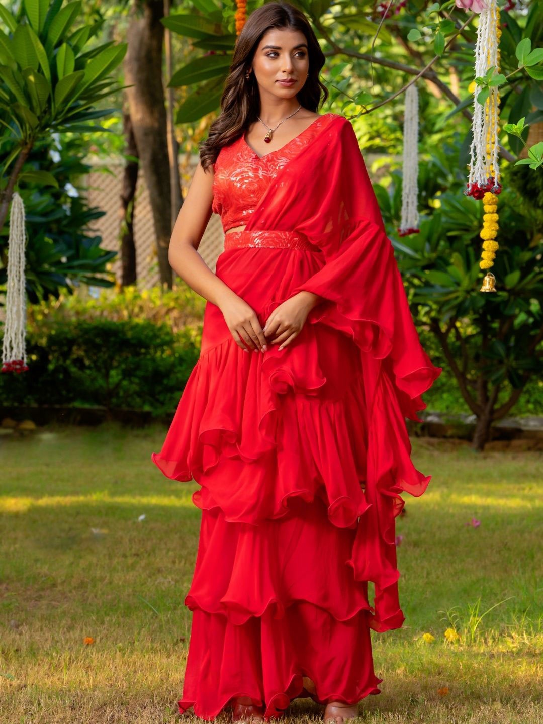 

HOUSE OF JAMOTI Sequinned Pure Georgette Ruffled Saree, Red
