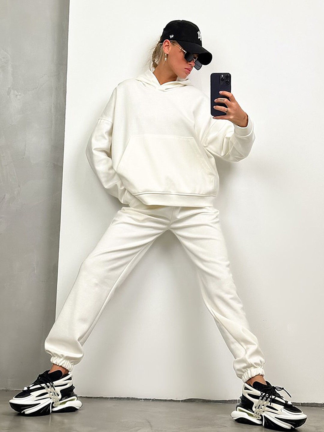 

LULU & SKY Loose Fit Hooded Tracksuit, White