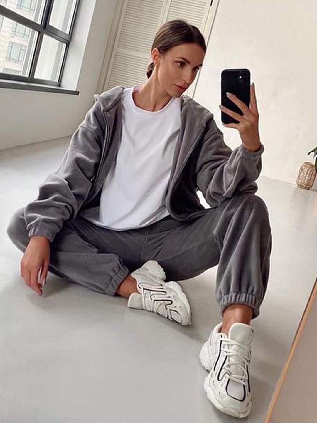 

LULU & SKY Solid Sweatshirt & Joggers Set, Grey