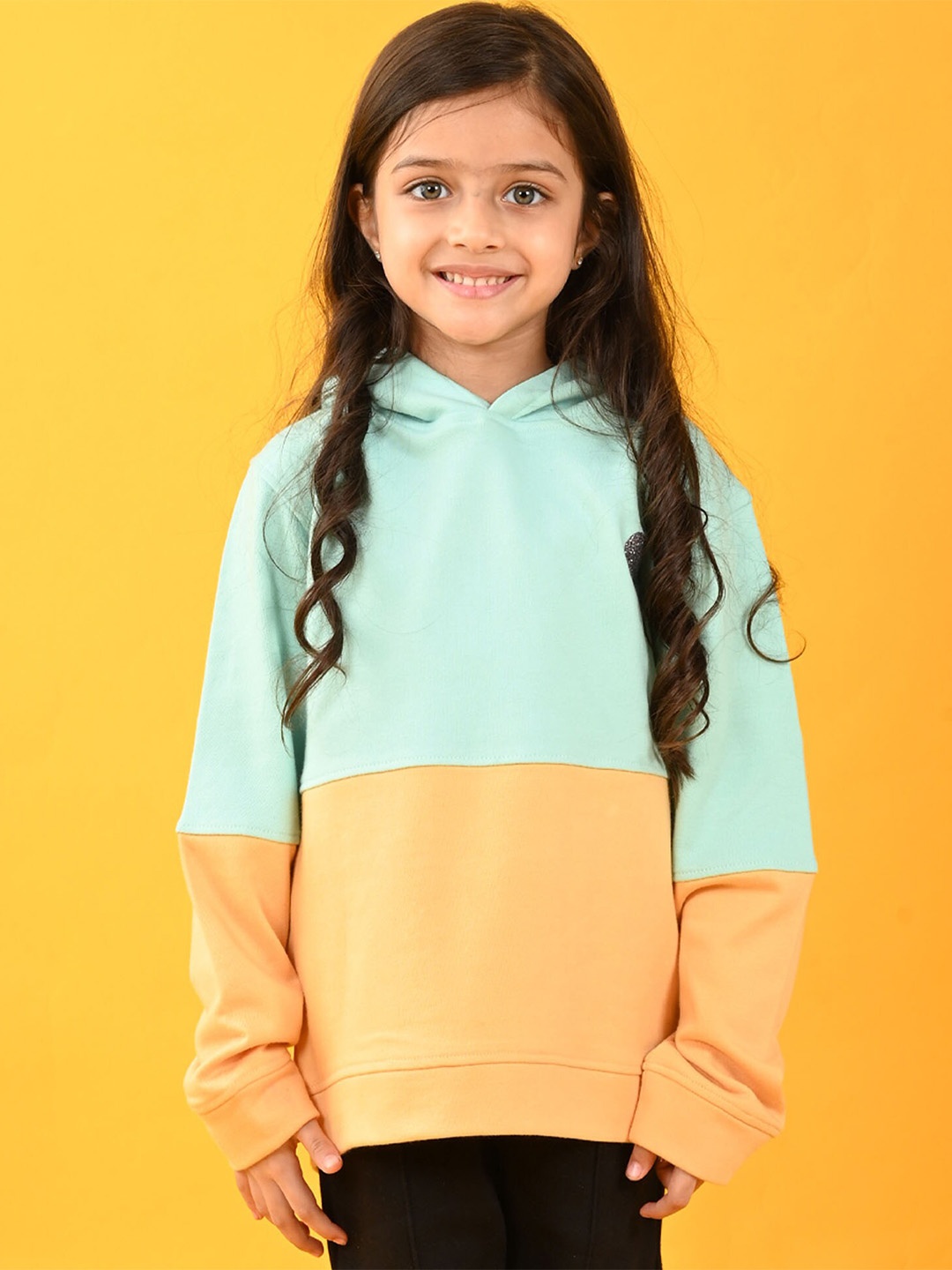 

Anthrilo Girls Colourblocked Hooded Fleece Sweatshirt, Peach