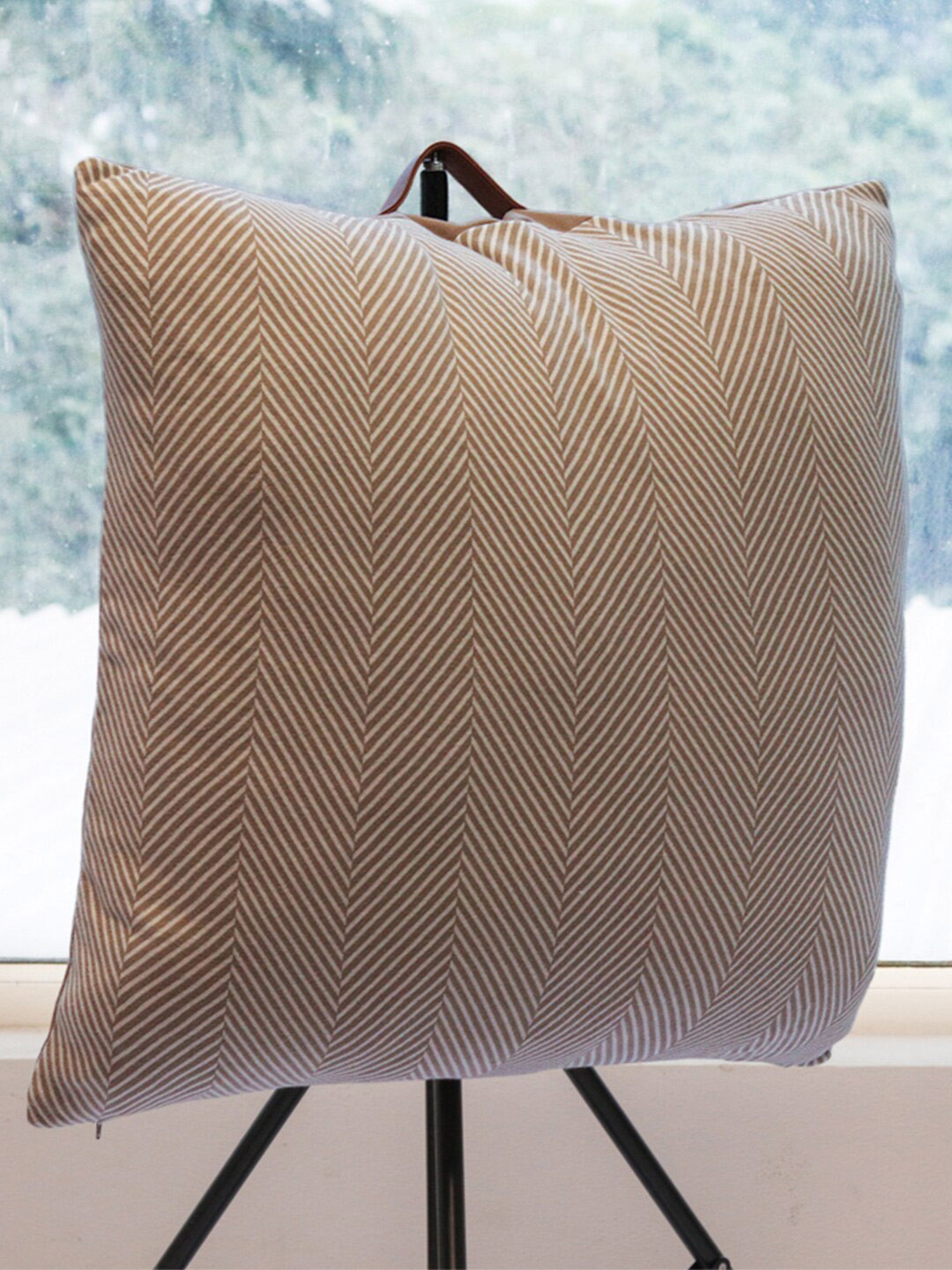 

Pluchi White Geometric Cotton Square Cushion Cover