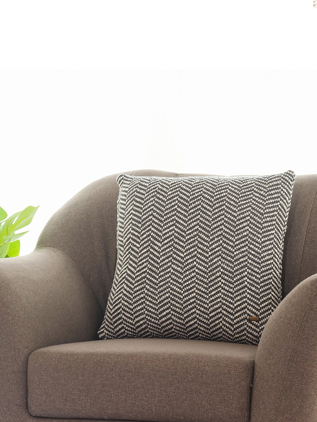 

Pluchi Grey & White Geometric Cotton Square Cushion Cover