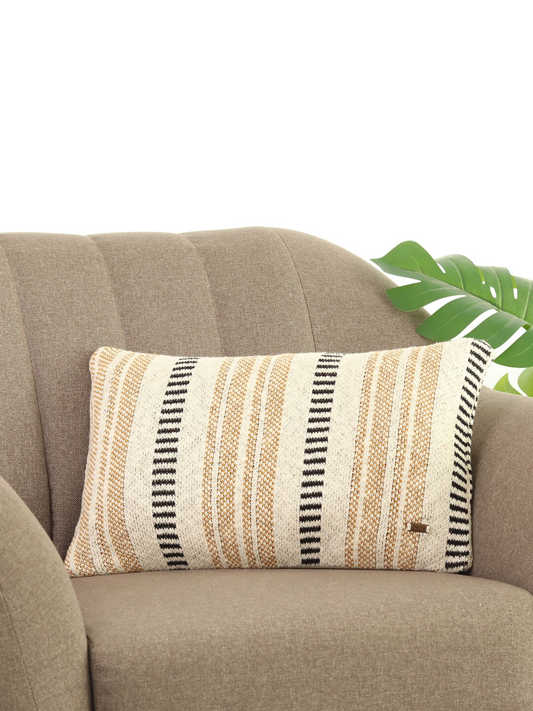

Pluchi Off White & Black Geometric Cotton Rectangle Cushion Covers