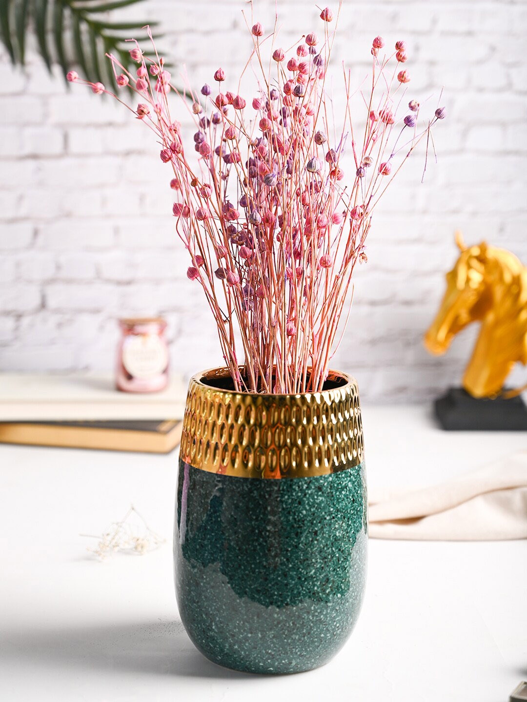 

MARKET99 Green & Golden Textured Ceramic Vase
