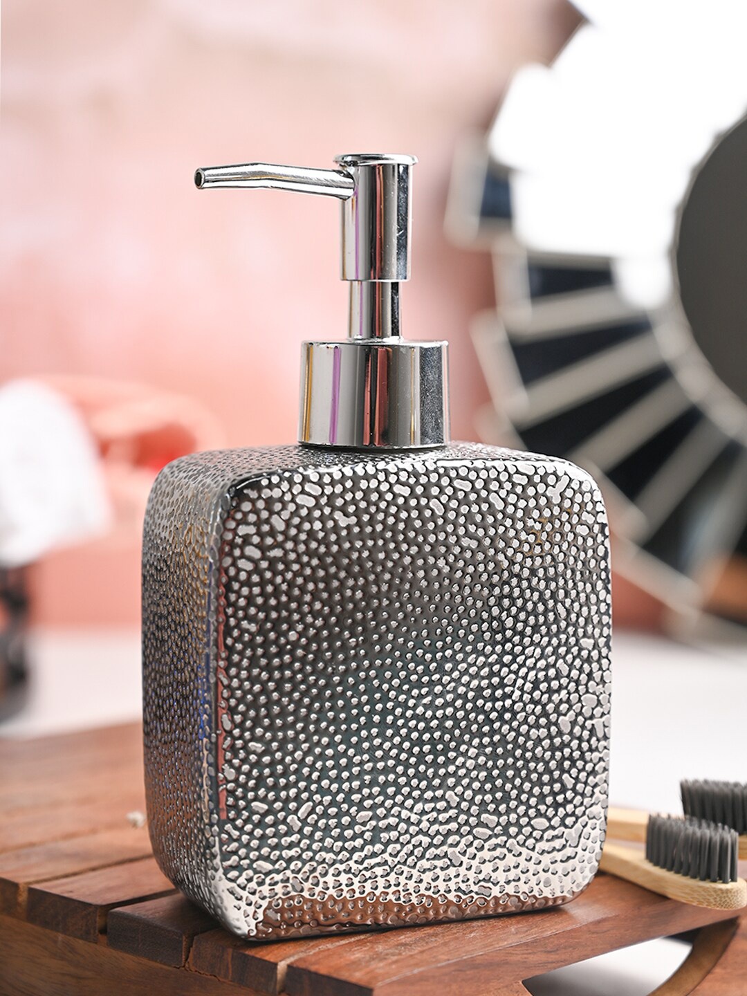 

MARKET99 Grey & Silver Toned Textured Ceramic Soap Dispenser - 370 ML
