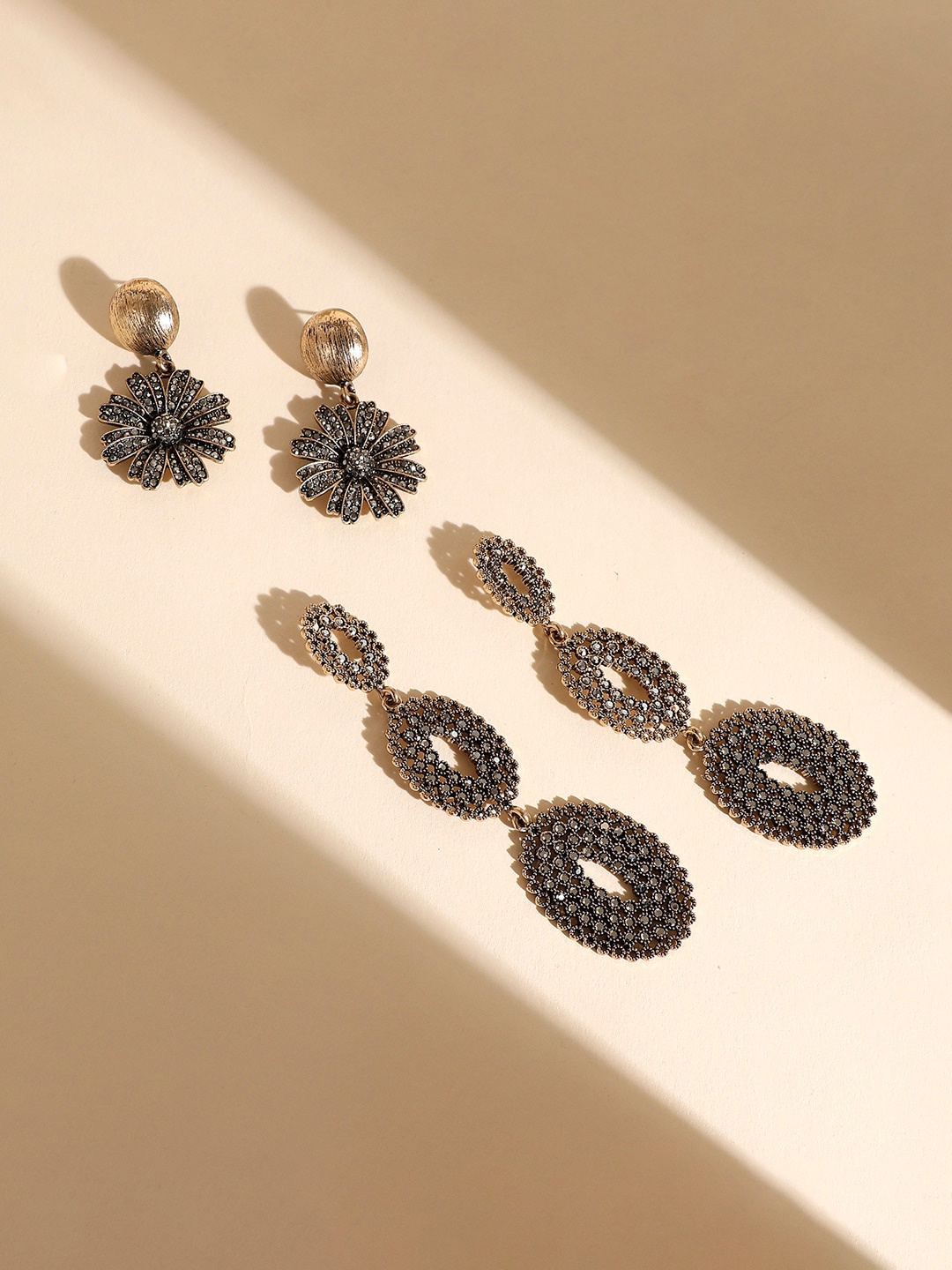 

SOHI Set Of 2 Gold-Plated Contemporary Drop Earrings