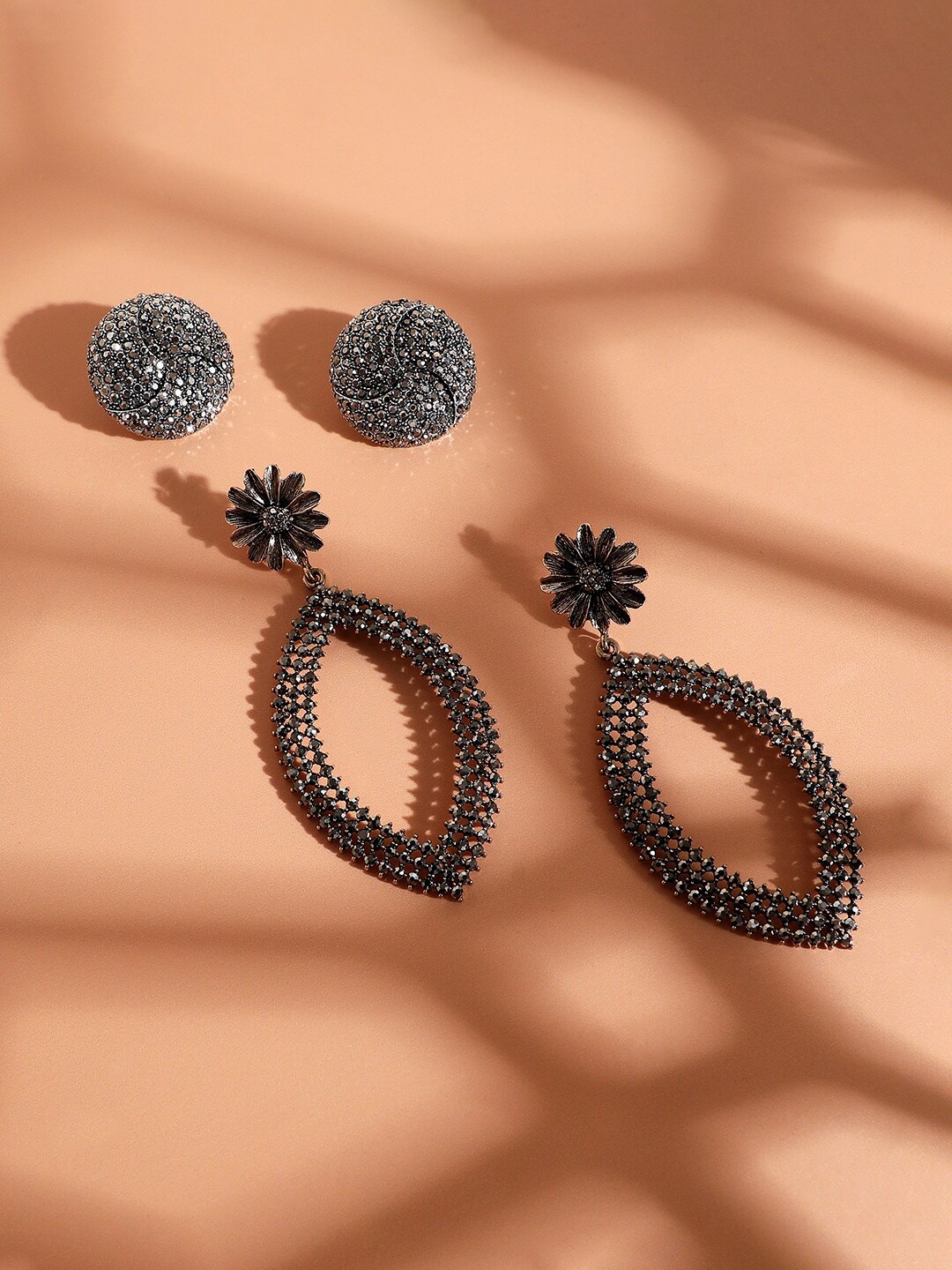 

SOHI Set Of 2 Gold-Plated Contemporary Earrings