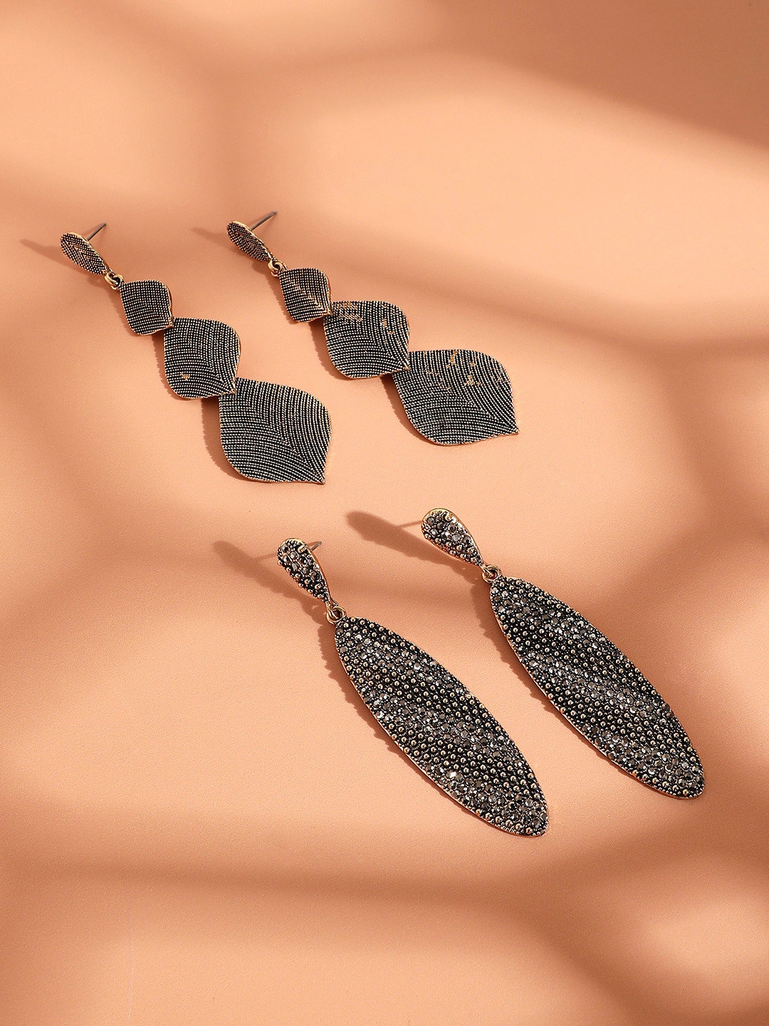 

SOHI Set Of 2 Gold-Plated Contemporary Drop Earrings