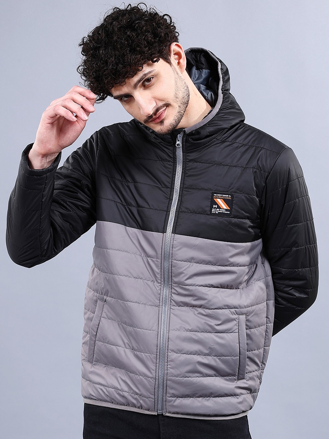 

The Indian Garage Co Men Colourblock Regular Fit Hooded Puffer Jacket, Grey