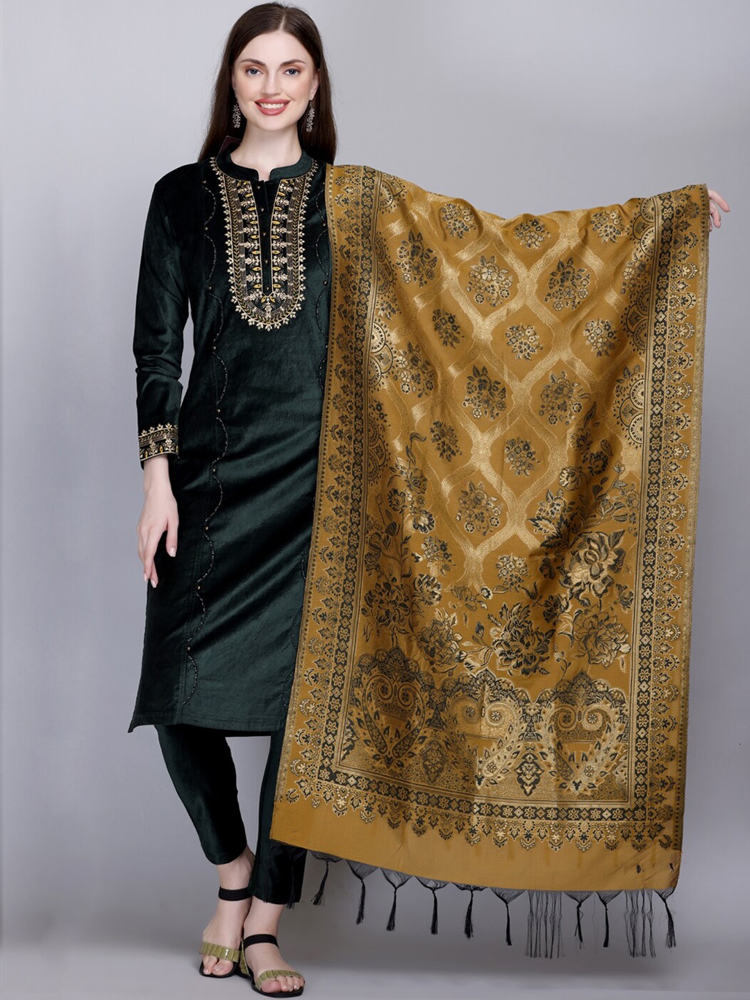 

VELVTINE Ethnic Motifs Yoke Design Regular Pure Wool Kurta With Trousers & Dupatta, Green