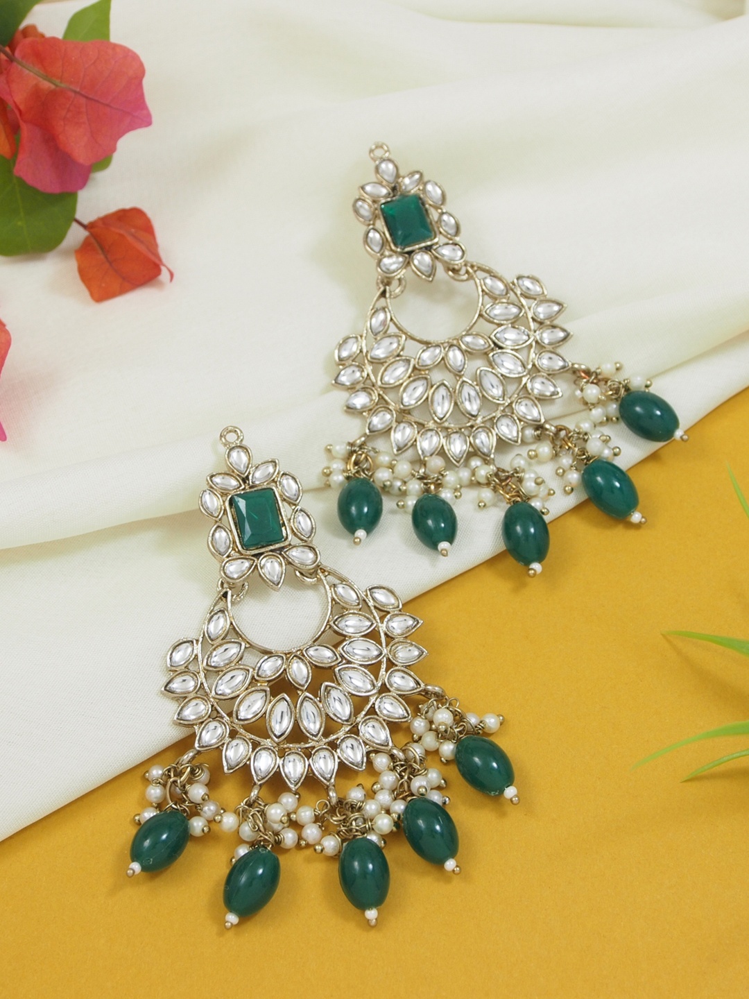 

I Jewels Gold-Plated Kundan Studded Contemporary Chandbali