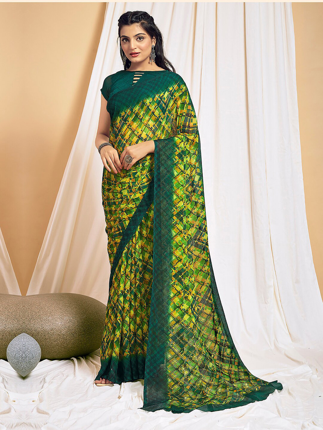 

Kasak Abstract Printed Pure Chiffon Saree, Green