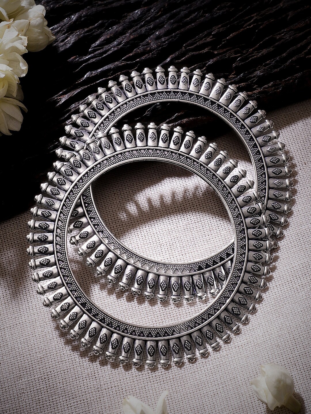 

Rubans Set Of 2 Silver Plated Vintage Oxidized Bangles