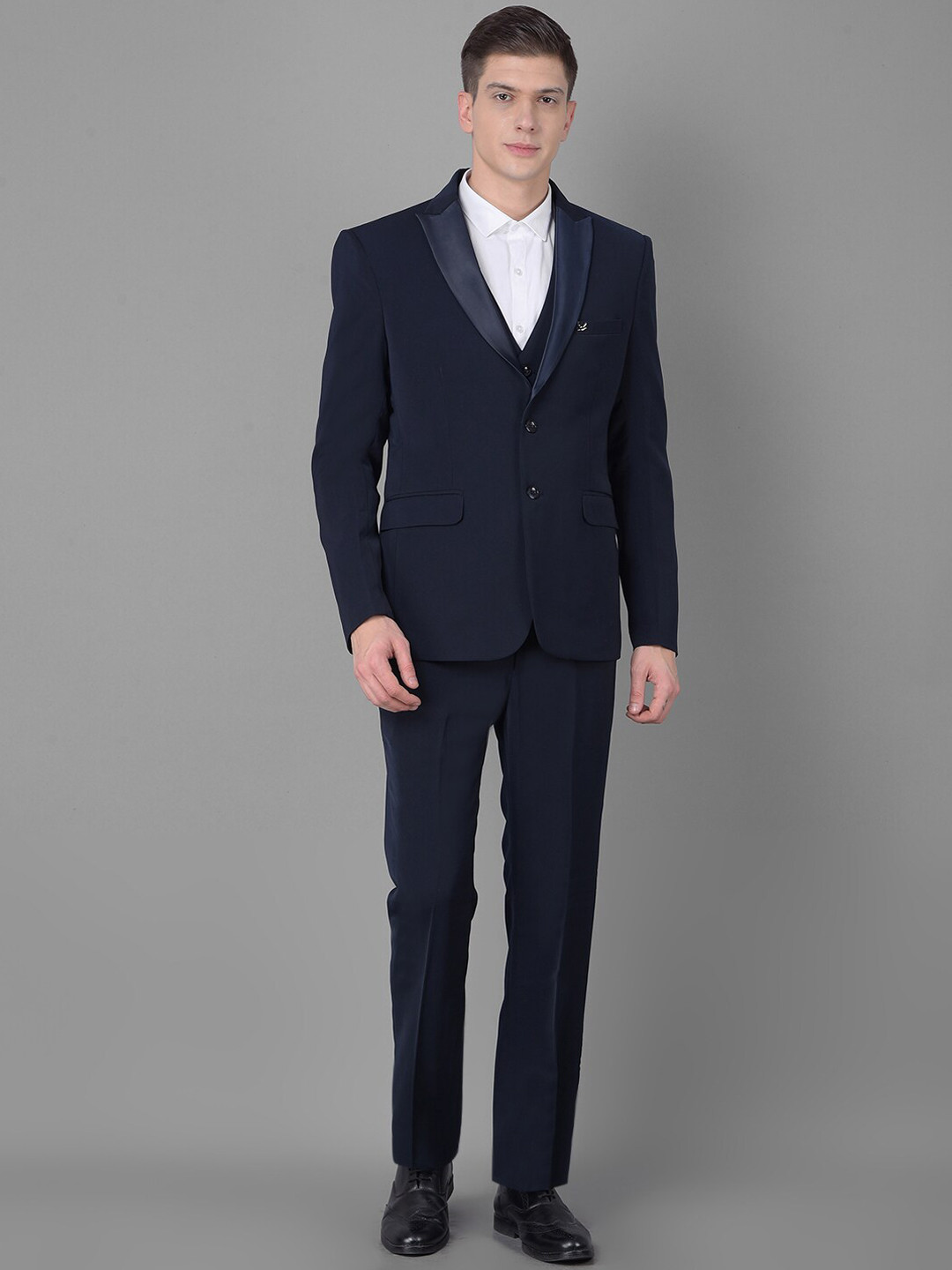 

Canary London Single-Breasted Three-Piece Slim-Fit Formal Suit, Blue