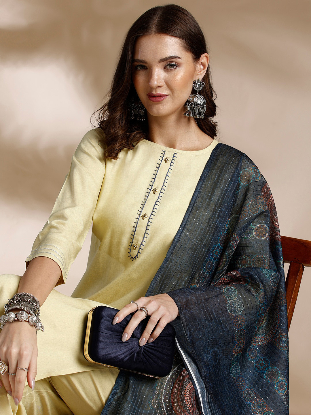 

Anouk Round Neck Regular Kurta With Trousers & Dupatta, Cream