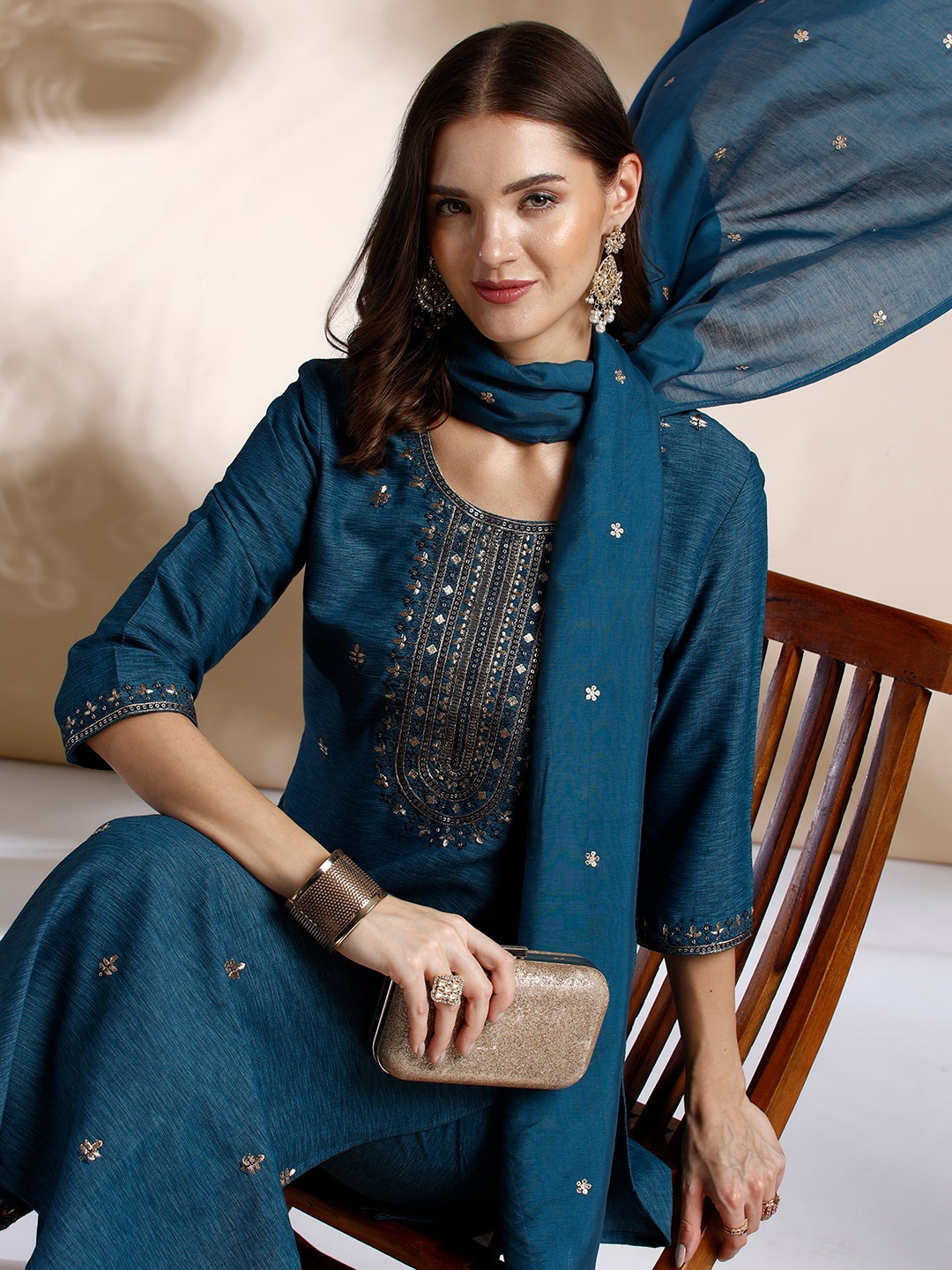 

Anouk Ethnic Motifs Embroidered Sequinned Kurta With Trousers & Dupatta, Teal