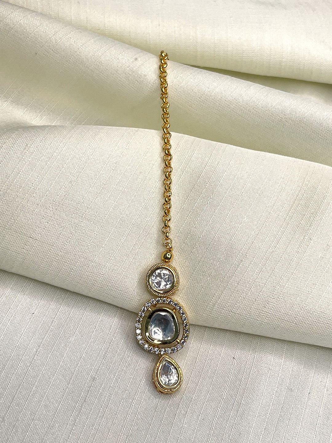 

ABDESIGNS Gold-Plated Kundan Studded Maangtika