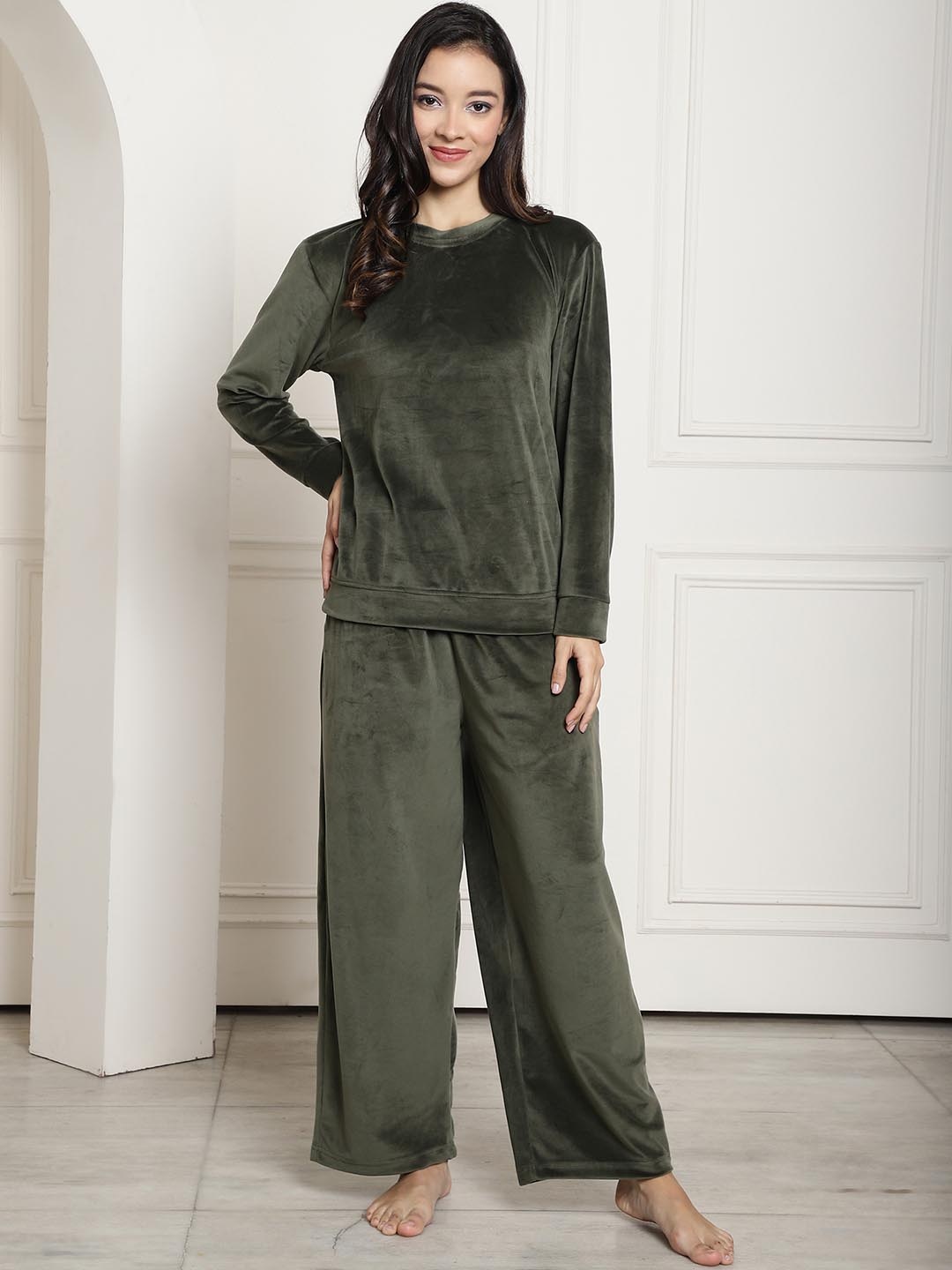 

GRACIT Round Neck Full Sleeves Velvet Night Suit, Green