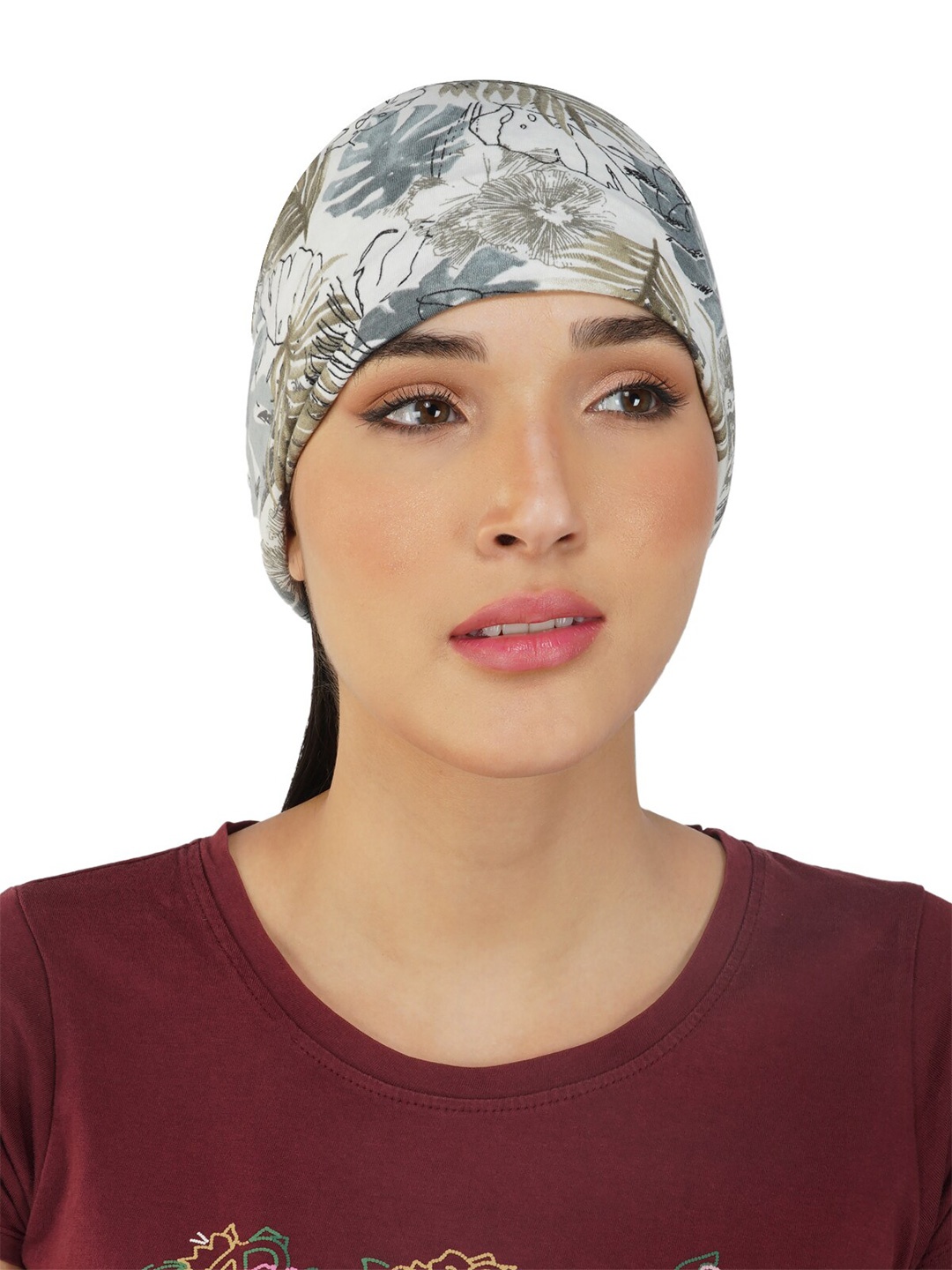 

iSWEVEN Unisex White & Grey Printed Beanie