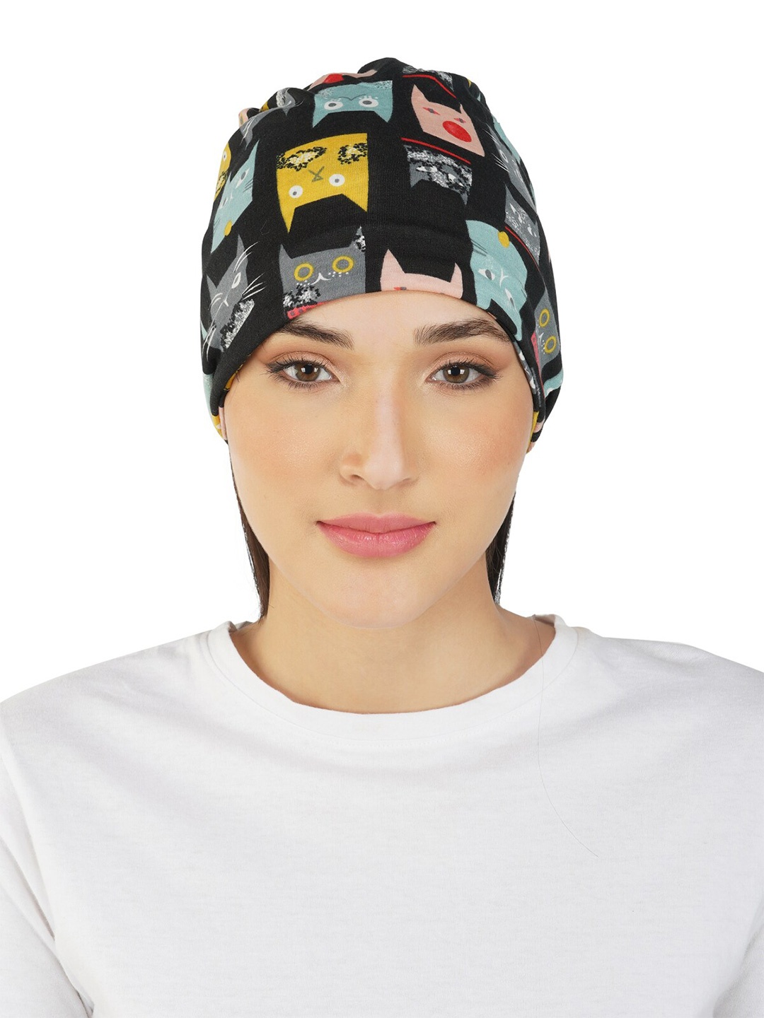 

iSWEVEN Printed Beanie, Black