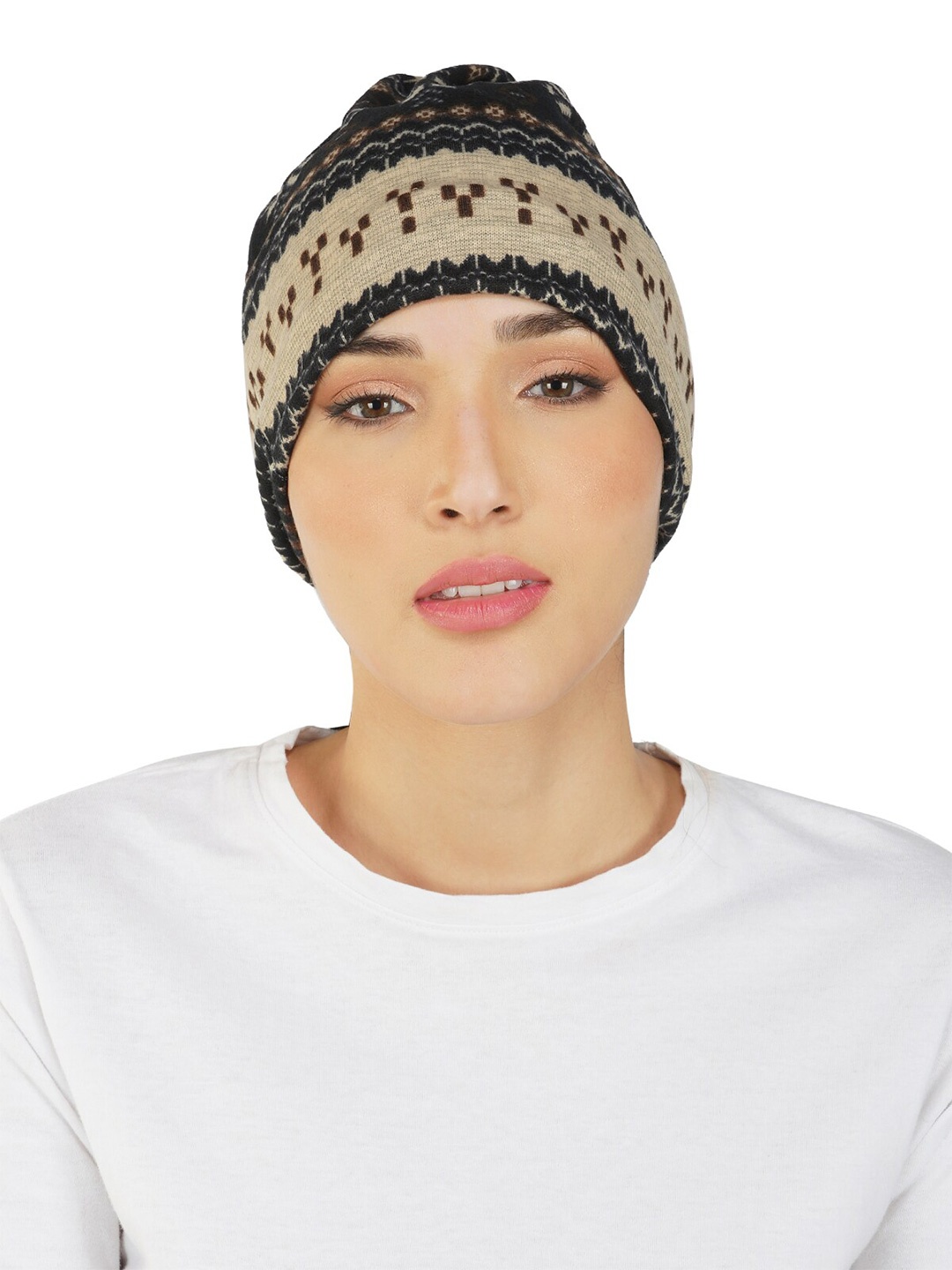 

iSWEVEN Printed Beanie, Black