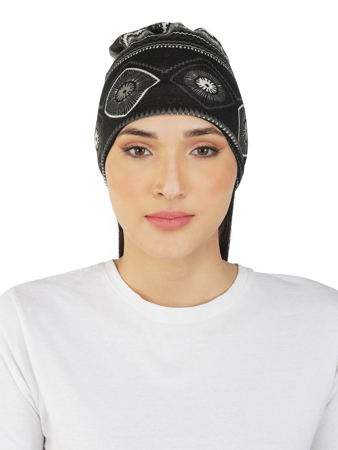 

iSWEVEN Printed Slouchy Beanie, Black