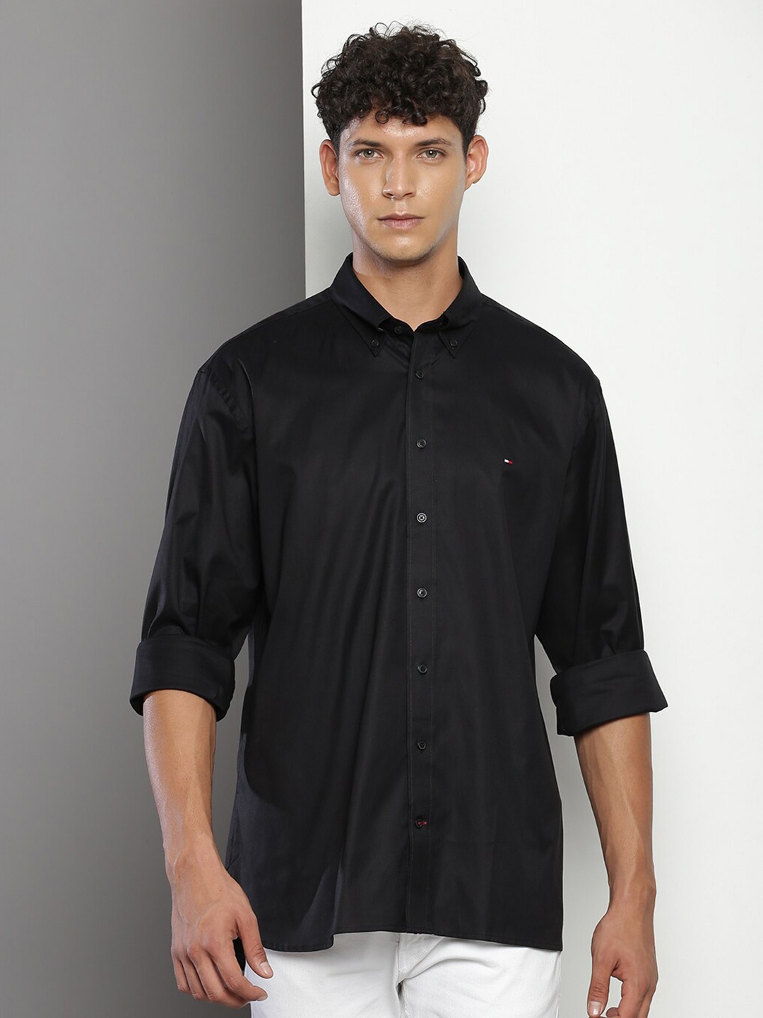 

Tommy Hilfiger Button-Down Collar Long Sleeves Cotton Casual Shirt, Black