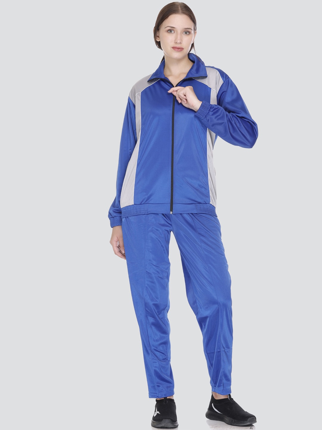 

ELPIDA Colourblocked Mock-Collar Tracksuit, Blue