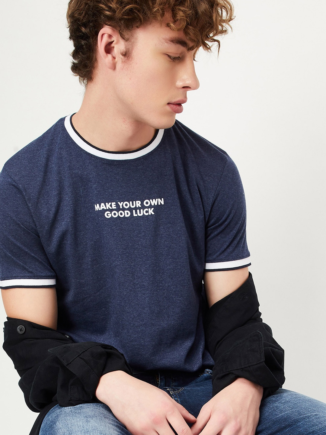 

max Typography Printed T-shirt, Navy blue
