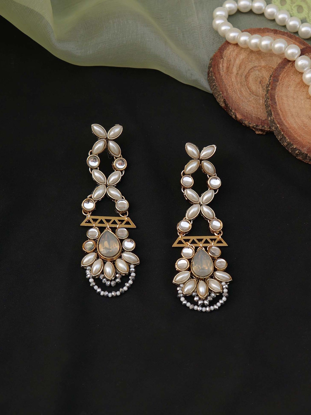 

BeAbhika Gold-Plated Contemporary Kundan Studded Drop Earrings