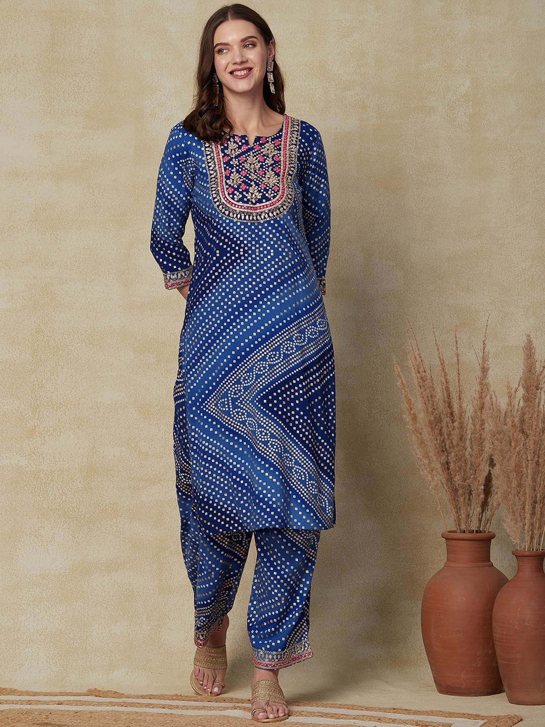 

FASHOR Bandhani Printed Regular Thread Work Kurta With Trousers, Blue