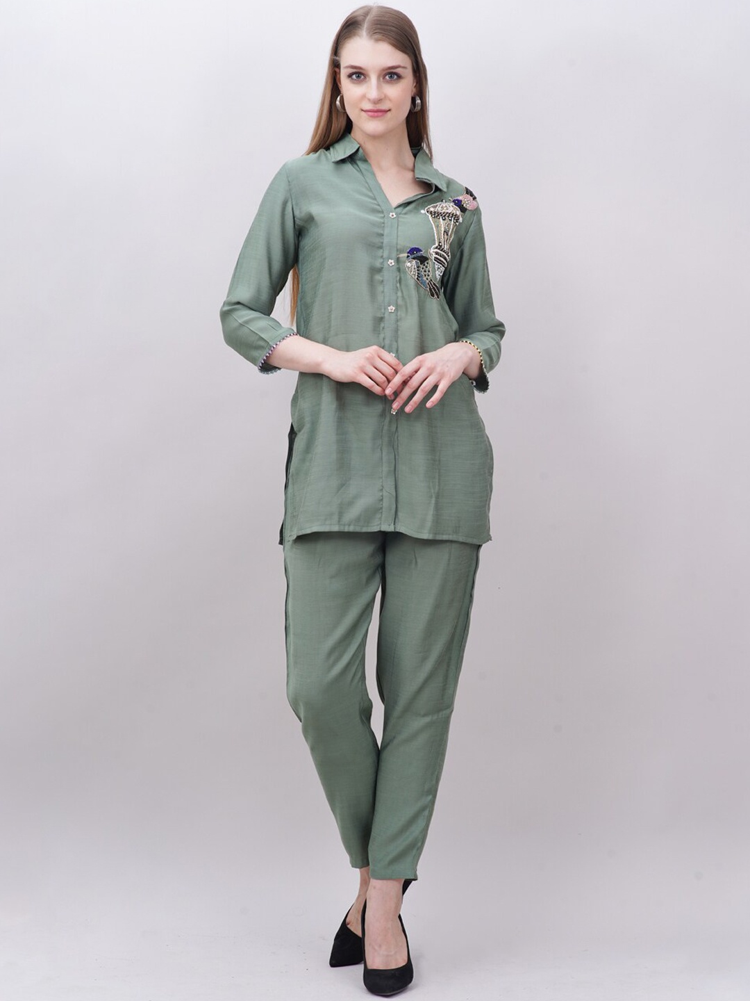 

Ashnaina Embellished Tunic With Trouser Co-Ords, Green