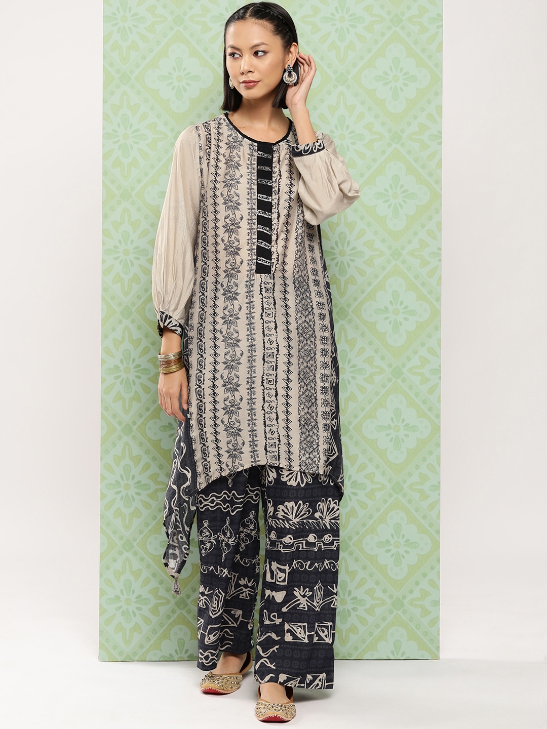 

Juniper Women Tribal Printed Regular Kurta with Palazzos, Beige