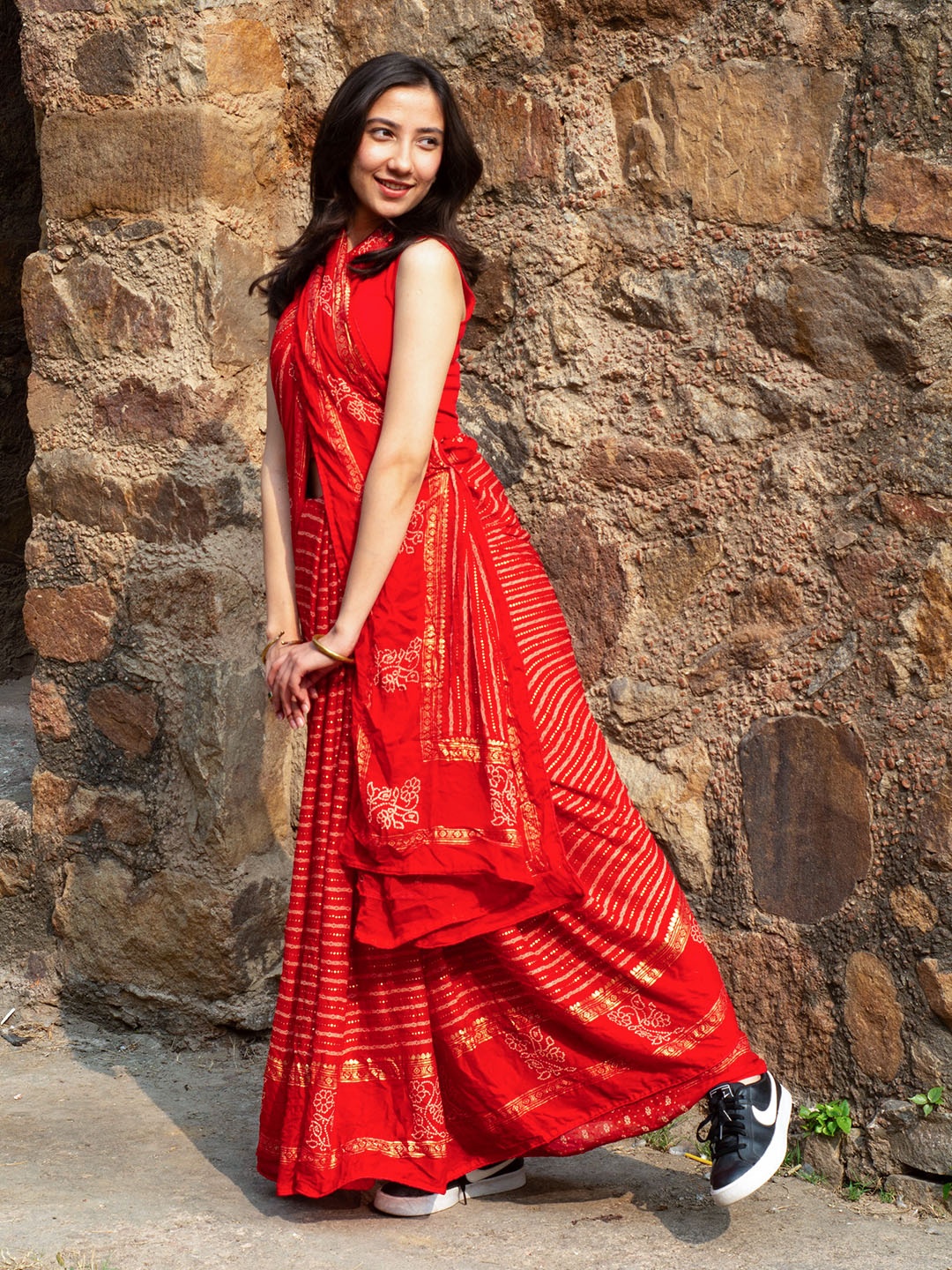 

Libas Striped Mukaish Pure Georgette Saree, Red