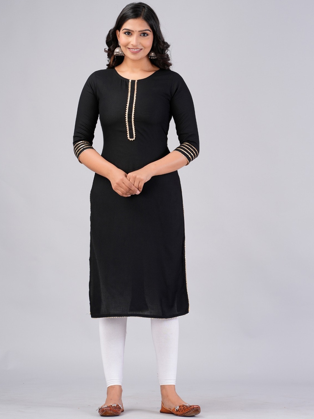 

MAUKA Round Neck Gotta Patti Straight Kurta, Black