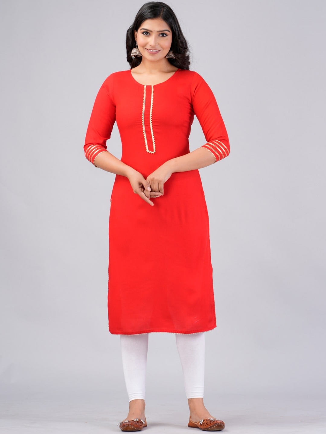 

MAUKA Round Neck Gotta Patti Straight Kurta, Red