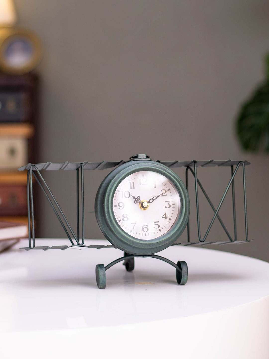 

THEDECORKART Green & White Textured Traditional Digital Alarm Clock