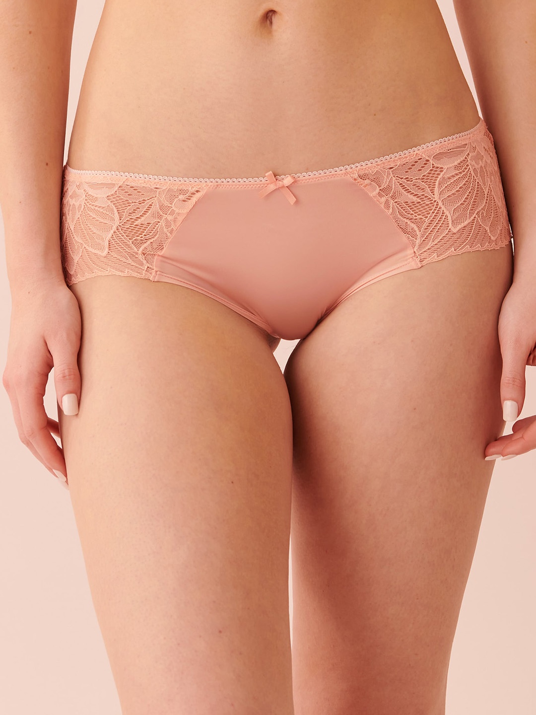 

La Vie en Rose Self Design Lace Bikini Briefs, Peach