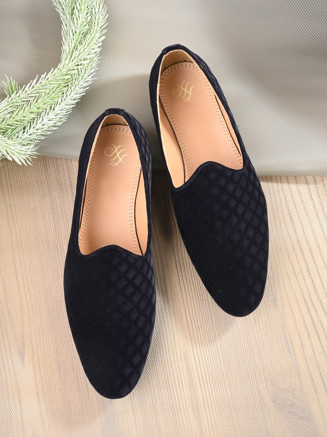 

House of Pataudi Men Textured Velvet Mojaris, Navy blue