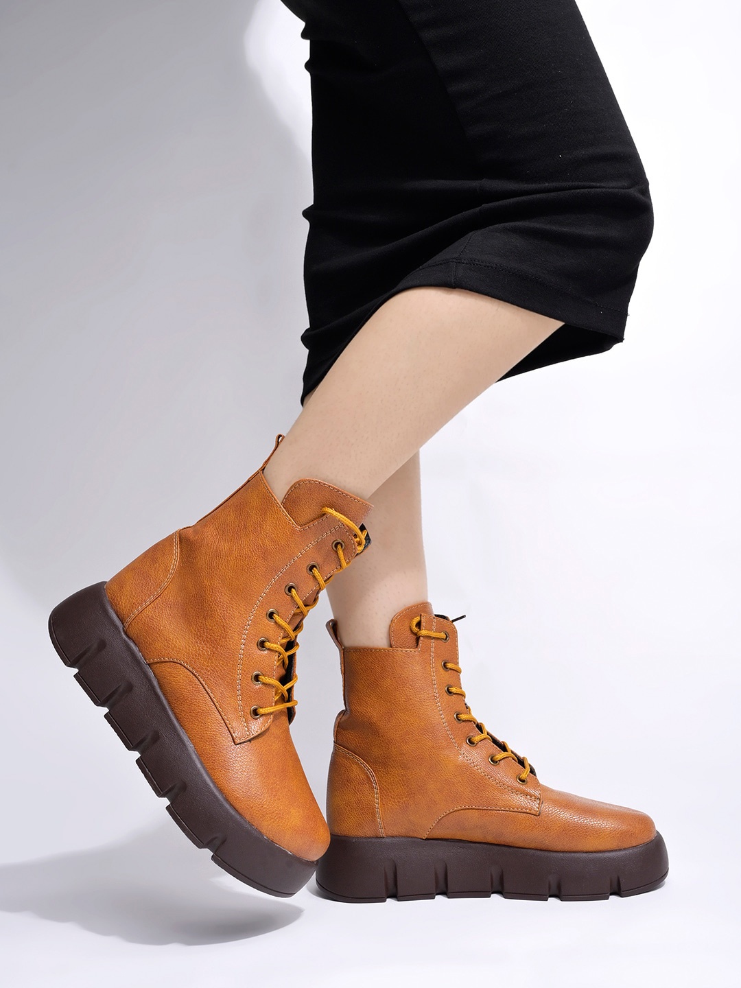 

Shoetopia Women Mid Top Flatform Heeled Regular Boots, Tan
