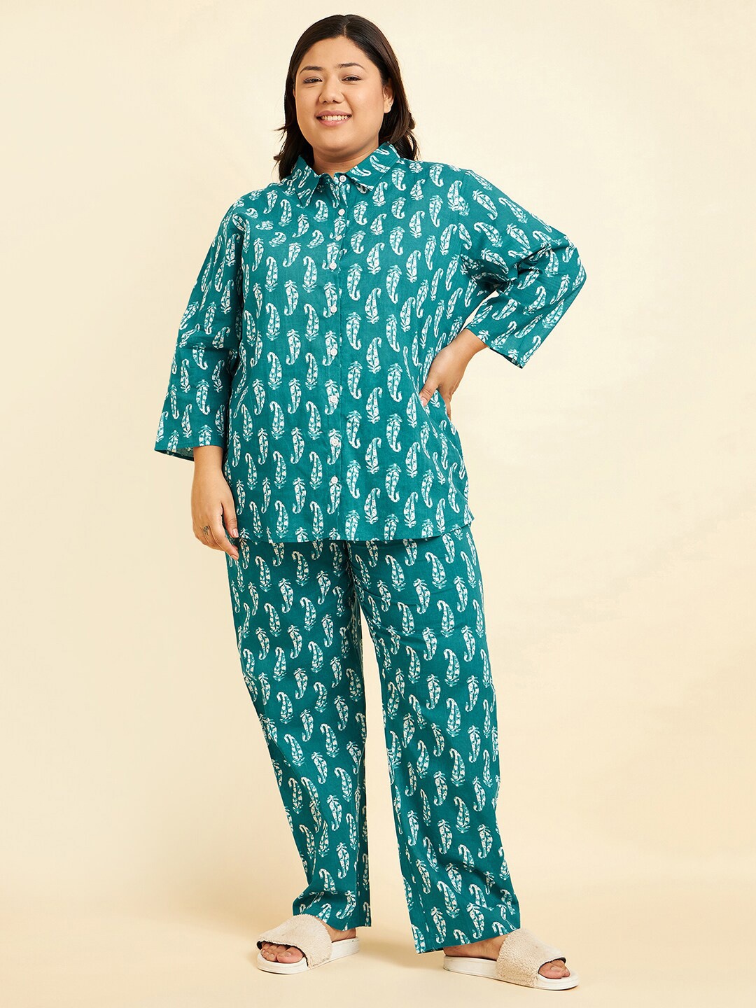 

Sweet Dreams Green & White Ethnic Motifs Printed Pure Cotton Night Suit