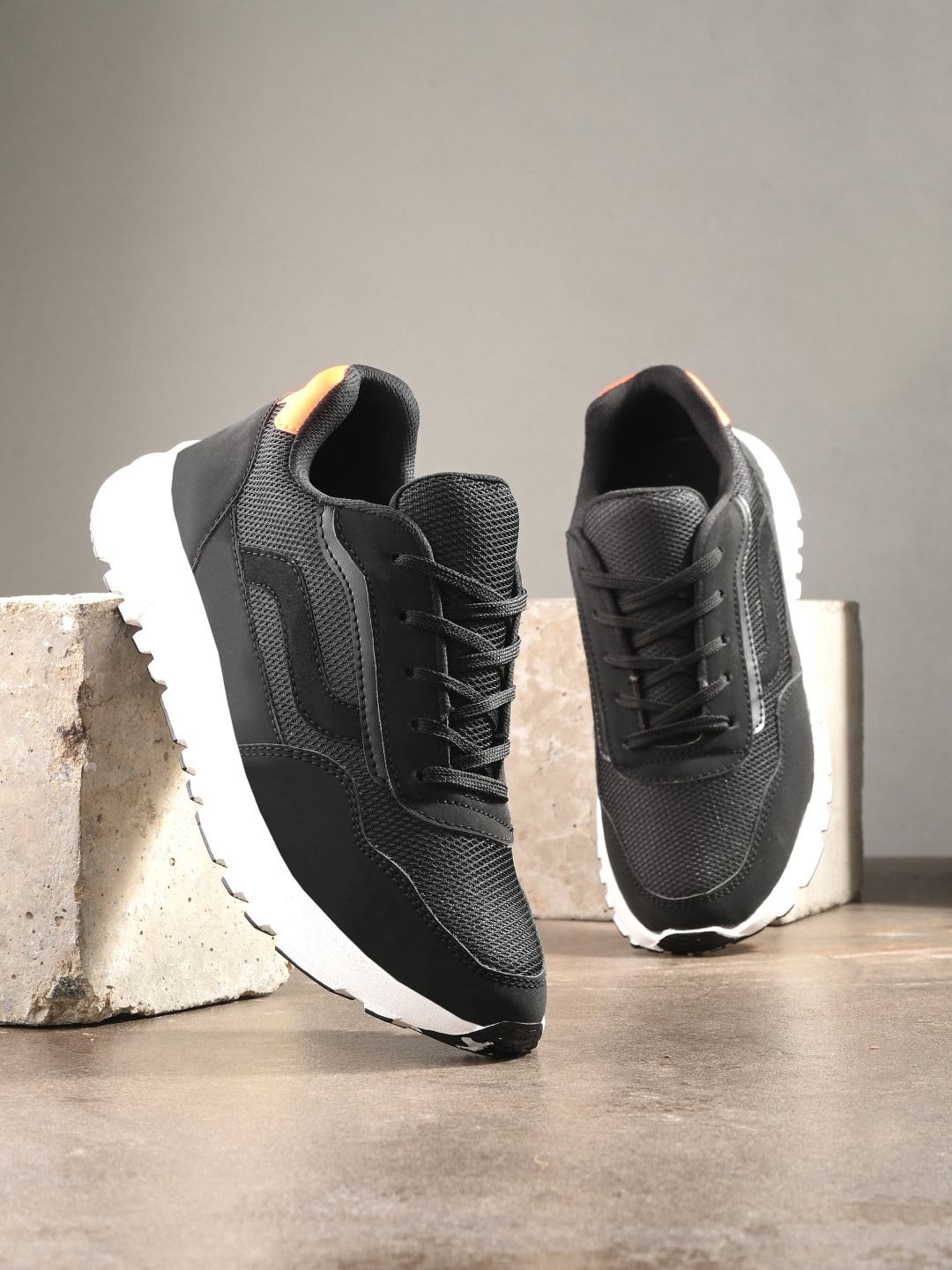 

Roadster Men Black Colourblocked Lightweight Lace-Up Sneakers