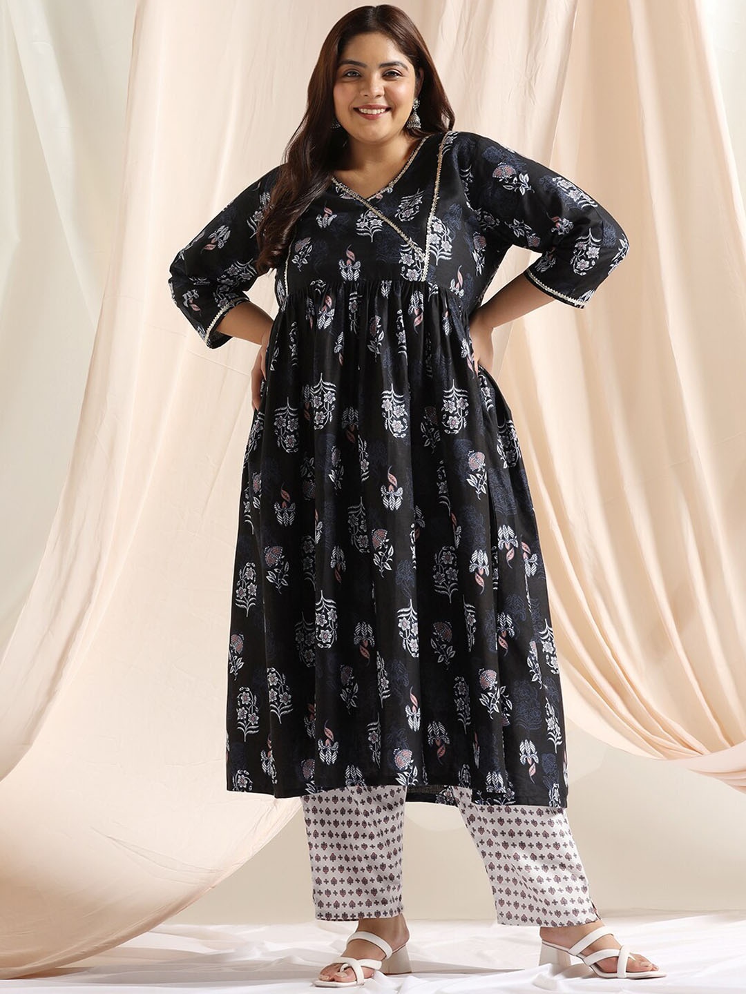 

FASHION DREAM Plus Size Floral Printed V-Neck Gotta Patti A-Line Kurta with Trouser, Black