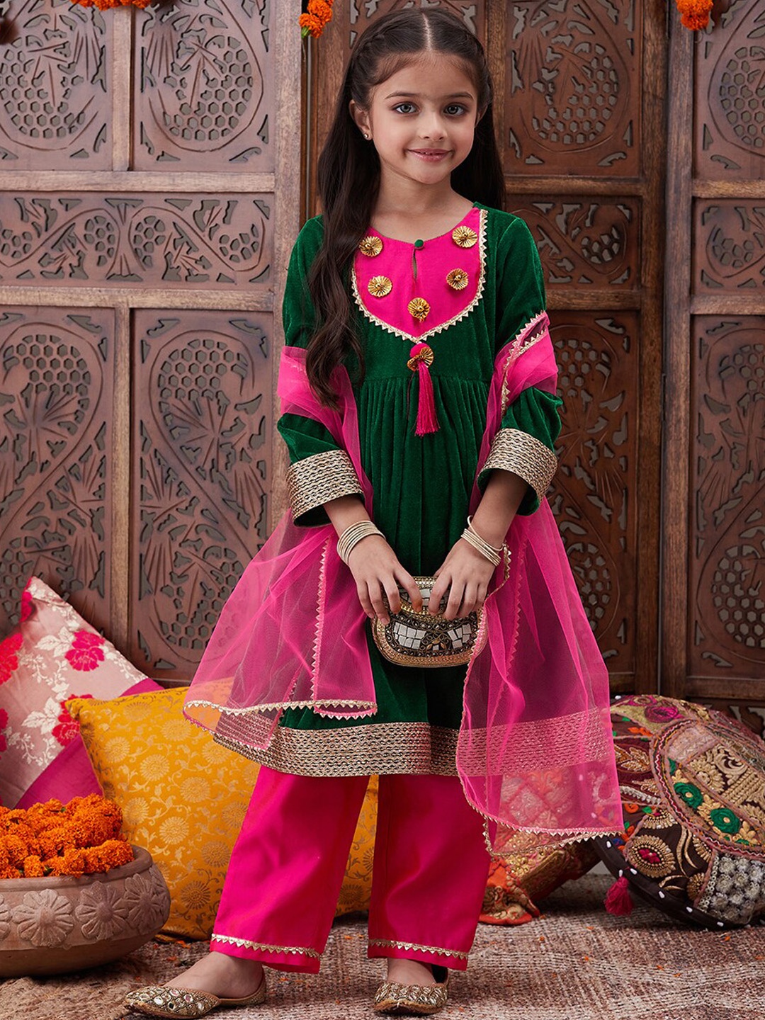 

pspeaches Girls Gotta Patti Detail Anarkali Velvet Kurta & Trousers With Dupatta, Green