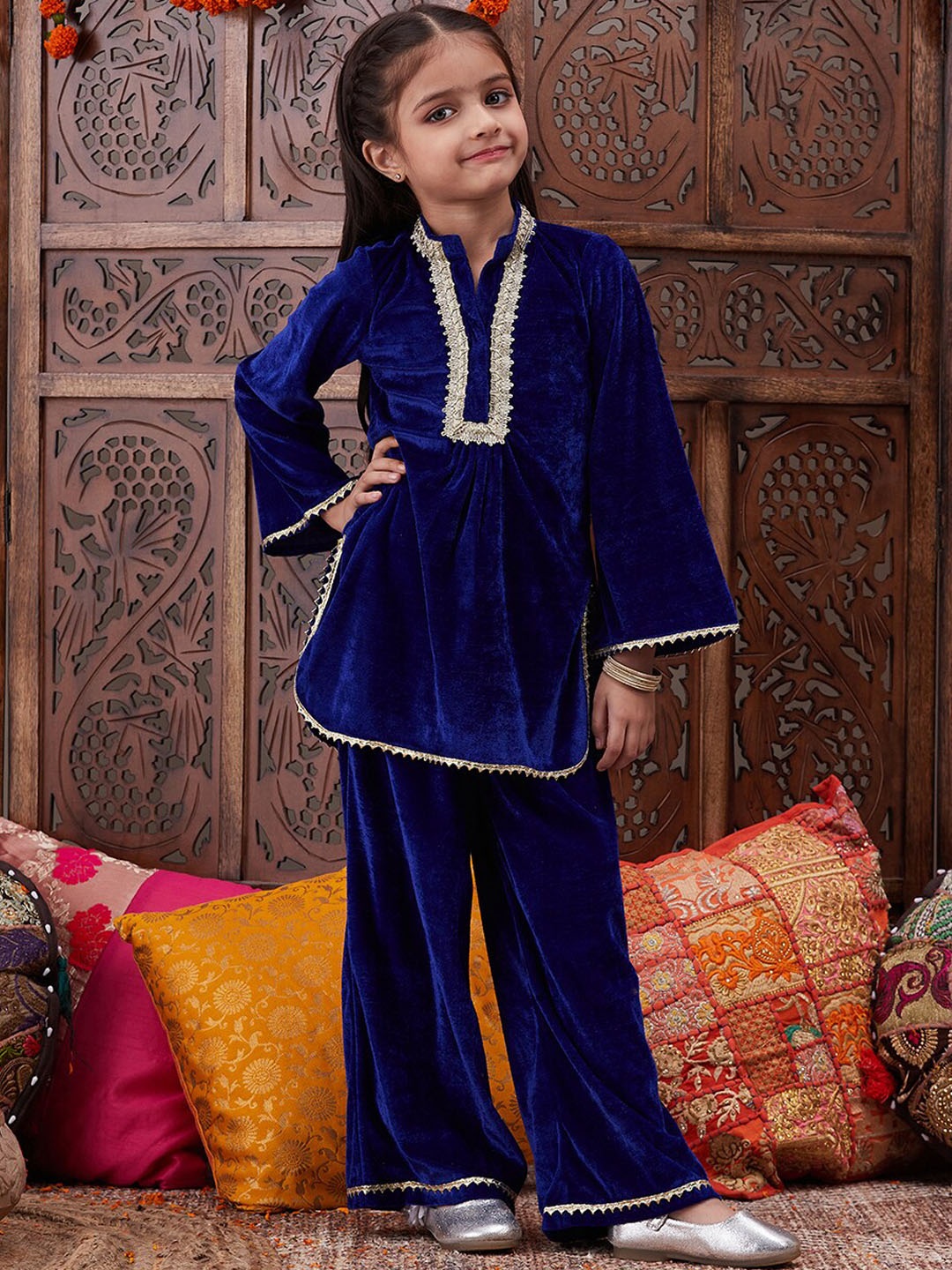 

pspeaches Girls Regular Velvet Kurti With Salwar, Blue