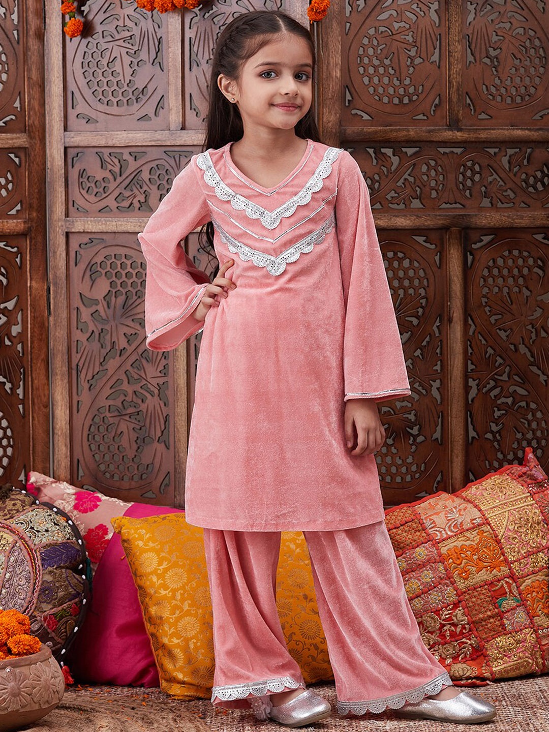 

pspeaches Girls Regular Gotta Patti Velvet Kurta with Salwar, Peach